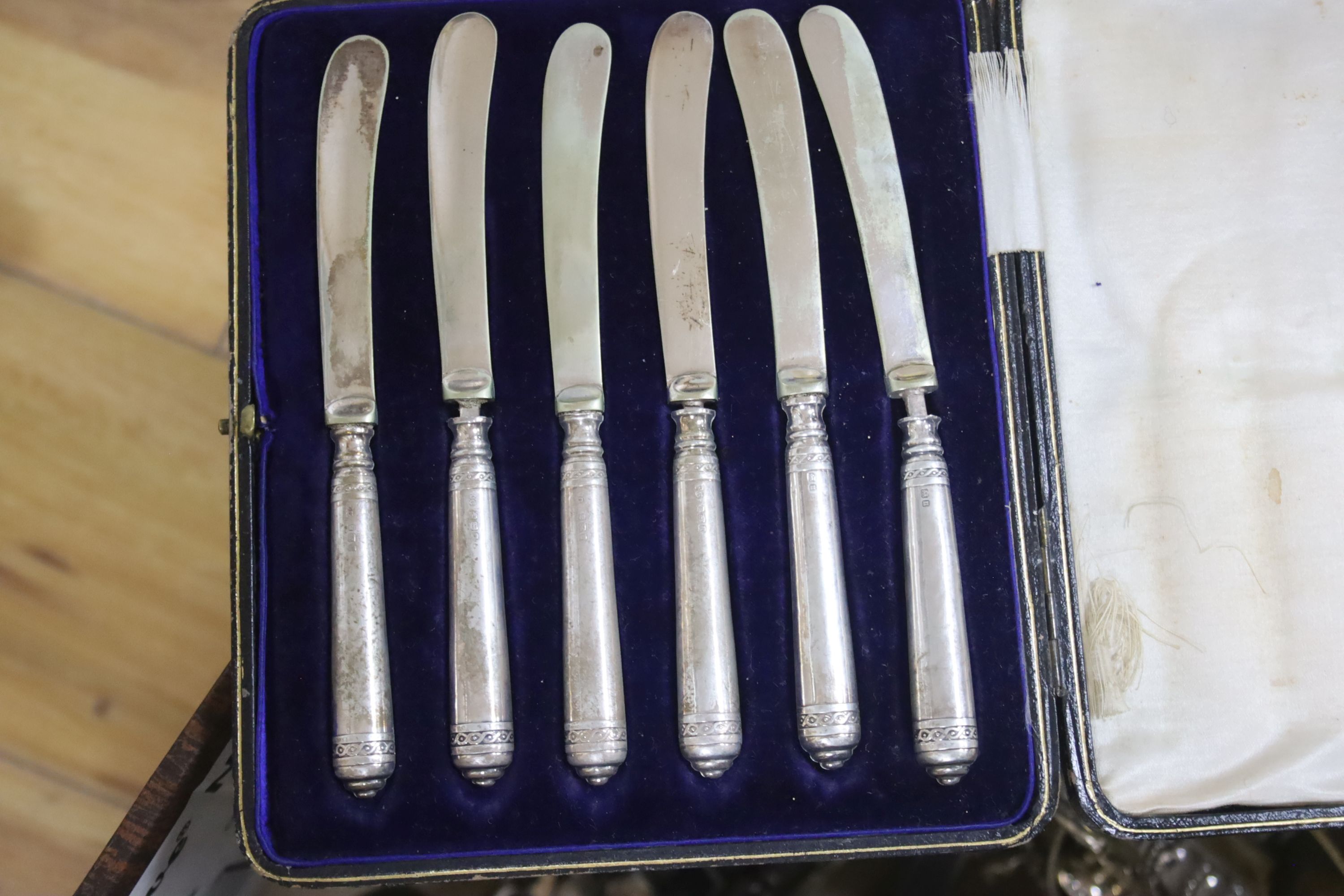 A quantity of assorted silver plate to include a large rectangular tray